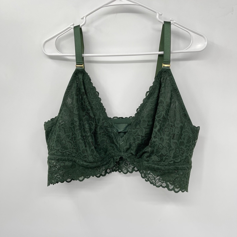 Elegant Lace Bralette in Forest Green